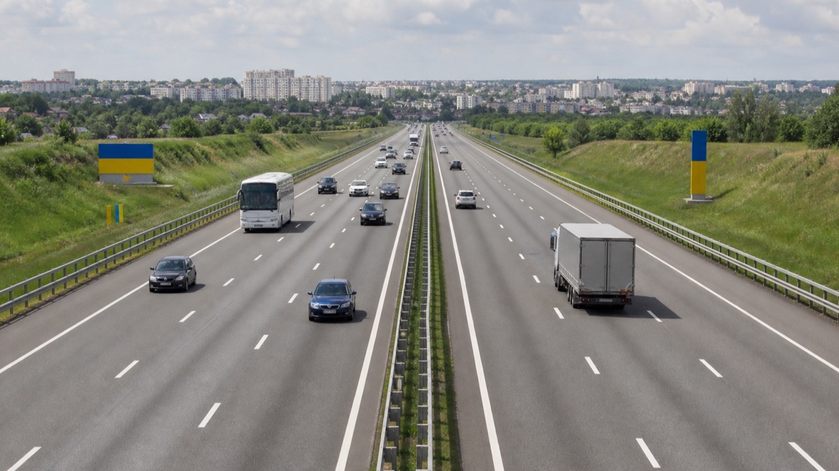 Aktuelle Verkehrslage auf einer Fernstraße